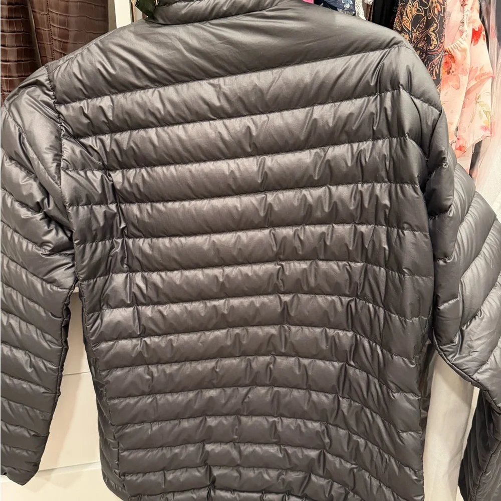 Patagonia Men's Black Puffer Jacket - Picture 7 of 8